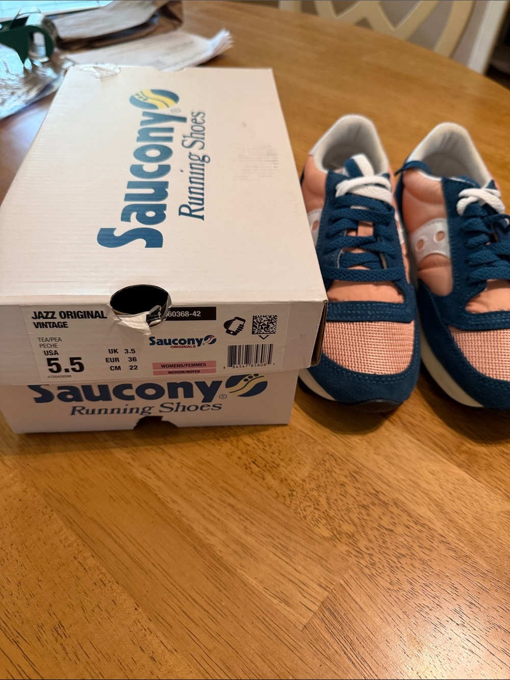 Saucony Peach and Teal Lace-Up Athletic Sneakers - Picture 2 of 10